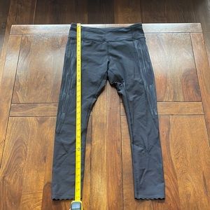 Lululemon Size 8 pants with drawstring